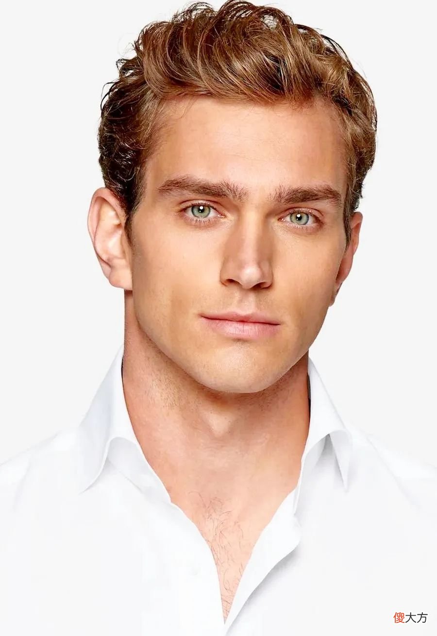 【就爱时尚】Giorgio Armani 的最新男模特，这颜值羡慕了！