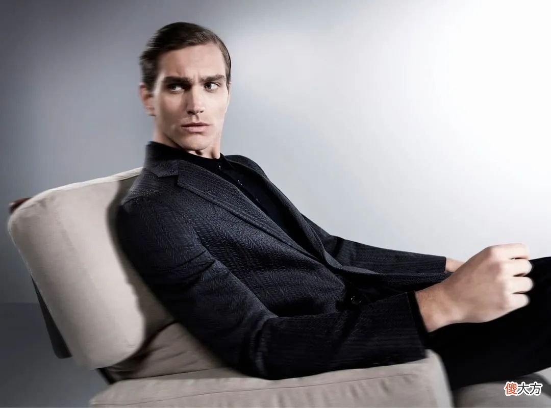 【就爱时尚】Giorgio Armani 的最新男模特，这颜值羡慕了！
