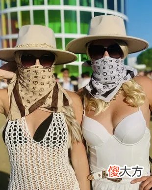 【就爱时尚】科切拉音乐节：向您展示 10 款最佳造型