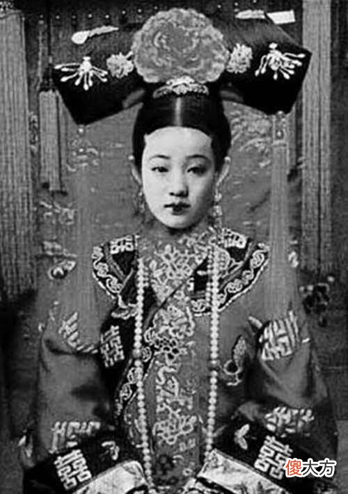【历史故事】光绪最爱的珍妃，被慈禧塞进10寸的井，是如何做到的，答案很简单
