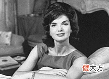 【历史故事】梦露有多能作死?挑衅杰奎琳,要挟肯尼迪,为做第一夫人丢了性命