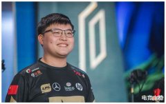 【游戏迷】Uzi对线19杀！水晶哥嘴硬直播：他19杀，我这数据也正常啊