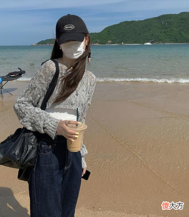 【时尚一点】谁说只有秋冬才能穿针织衫？今年流行镂空针织衫，清爽又洋气