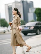 【时尚一点】衬衫连衣裙穿不出时尚感？试试这些搭配，简约优雅还不挑人