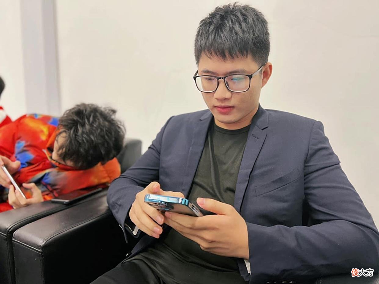 【游戏迷】凌斗宣布加入XYG，被仙友亲切称为“二舅”，可能会成为下个风君