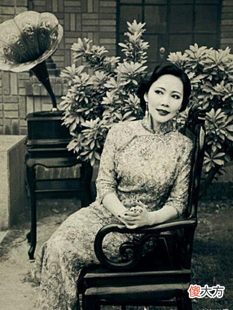 【历史故事】老照片中的中国旗袍之美，图7尽显迷人曲线，图9是上海青帮老大杜月笙