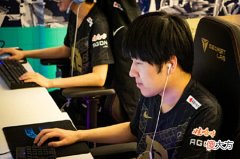 【游戏迷】外国网友热议RNG击溃T1：GALA、MSI、卡莎，懂的都懂