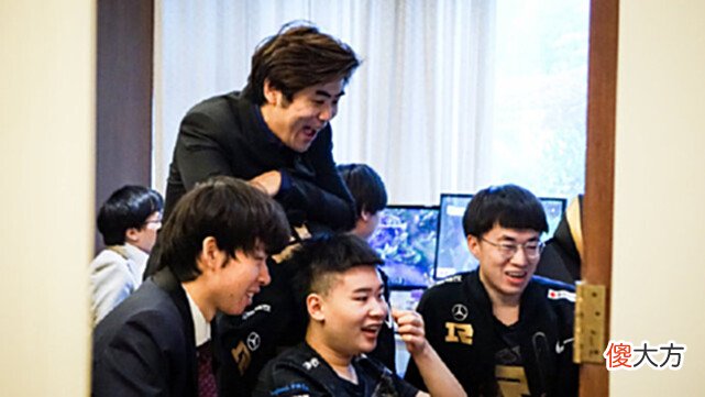 【游戏迷】外国网友热议RNG击溃T1：GALA、MSI、卡莎，懂的都懂
