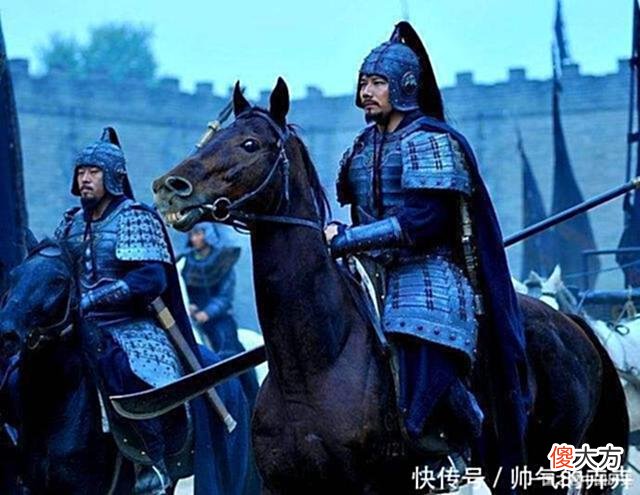 【爱历史】论军事才能和统兵能力的话，关羽和曹仁相比，谁强谁弱