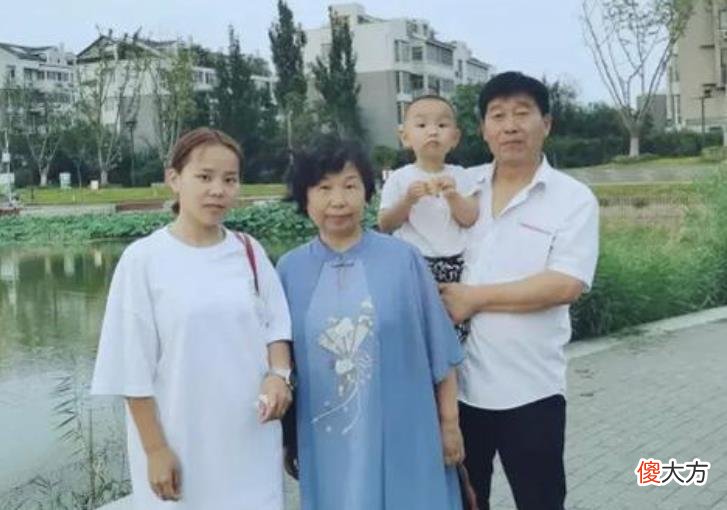 熊磊送儿子楷楷读幼儿园，楷楷却遭外人眼神歧视，孩子实在是无辜
