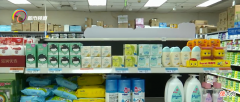 【时尚一点】记者走访昆明市场 儿童化妆品暂未标注“小金盾”标志