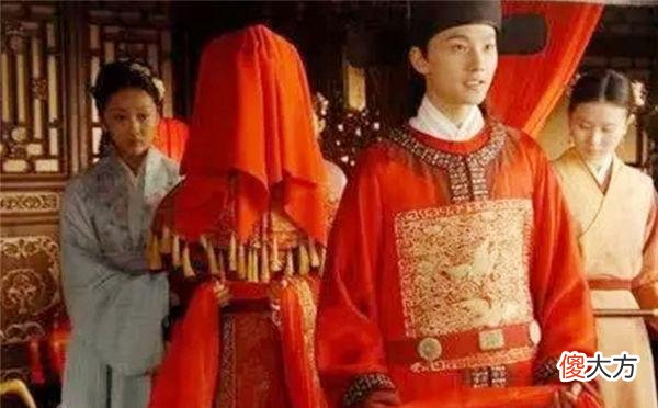 【历史故事】古代夫妻睡觉时，让丫鬟在床边守候，夫妻俩不会觉得尴尬吗？
