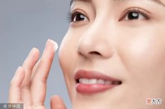 【时尚一点】夏季抗初老精华怎么选？来抄女明星作业！