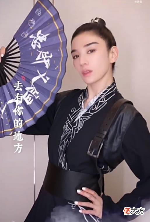 【游戏迷】逆水寒成浪姐3官游？唐诗逸一曲鸿音舞，黄奕用周边打CALL