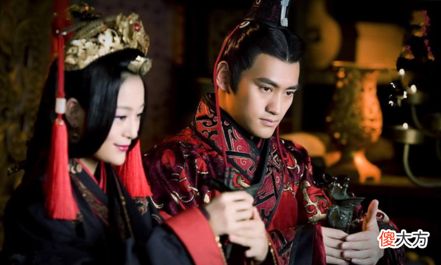 【爱历史】阴丽华，做上皇后之位，是怎样对待被刘秀废黜的皇后郭圣通的？