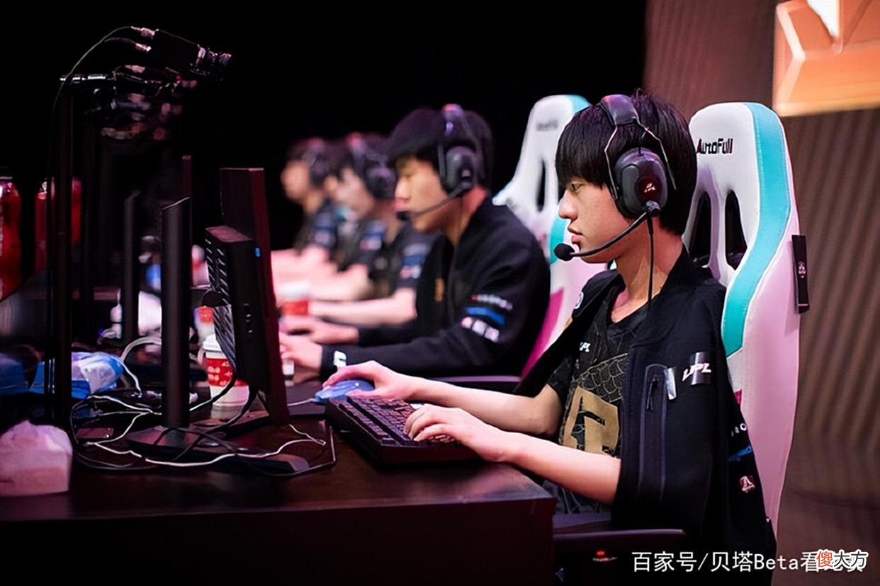 【游戏迷】MSI季中赛：Gumayusi心态炸了！采访直言：我现在的状态很垃圾