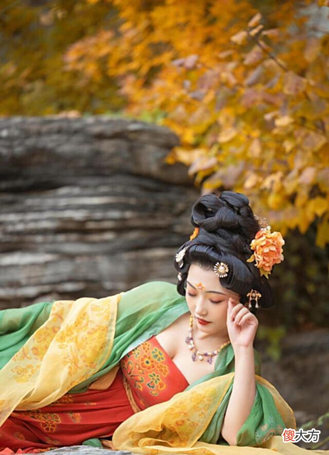 【爱历史】唐朝女子不管是妆容还是发簪,都显得维俏维妙,实在太好看了
