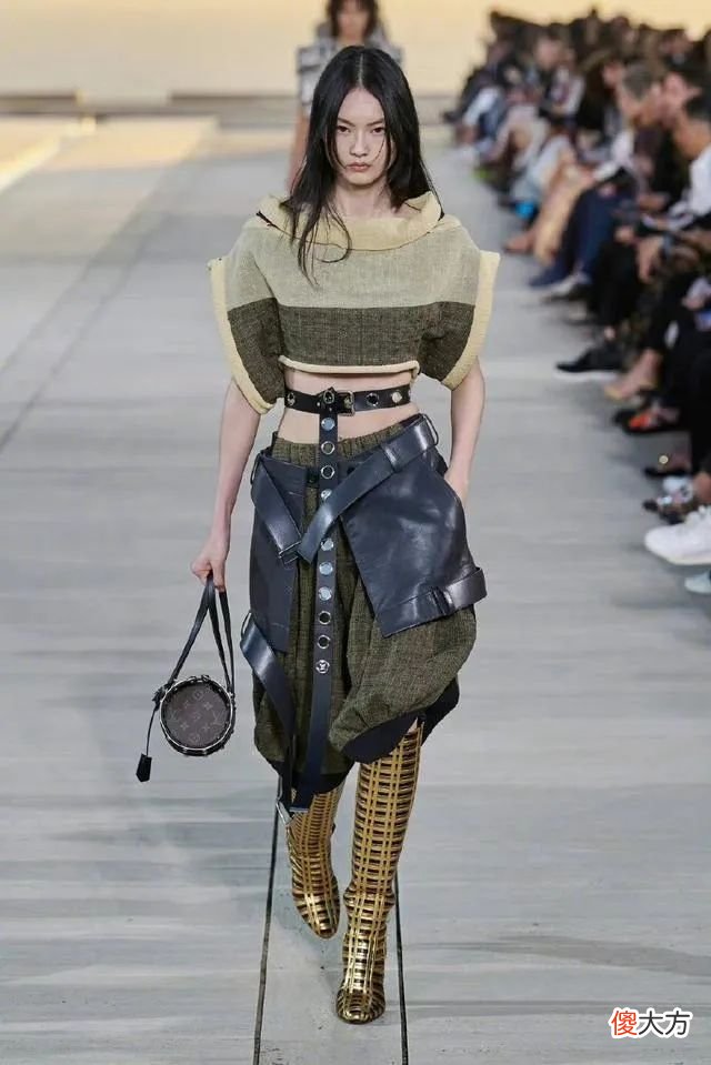 【时尚一点】CHANEL、LV、GUCCI｜普通人怎么get秀场穿搭？