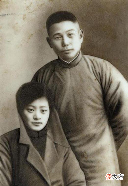 【爱历史】两个团长给孩子定娃娃亲，他们在抗日战场牺牲，两孩子09年才见面