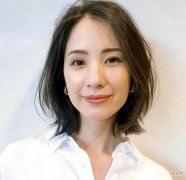 【时尚一点】奔四奔五发型太别老套，今年流行“蓬、松、短”，年轻大气又洋气