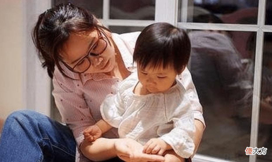 小时候“话少”和“话多”的孩子，20年后差距大？清华教授这样说