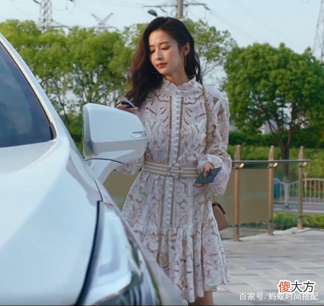 【时尚一点】《陪你一起长大》林芸芸对外展示夏季穿搭