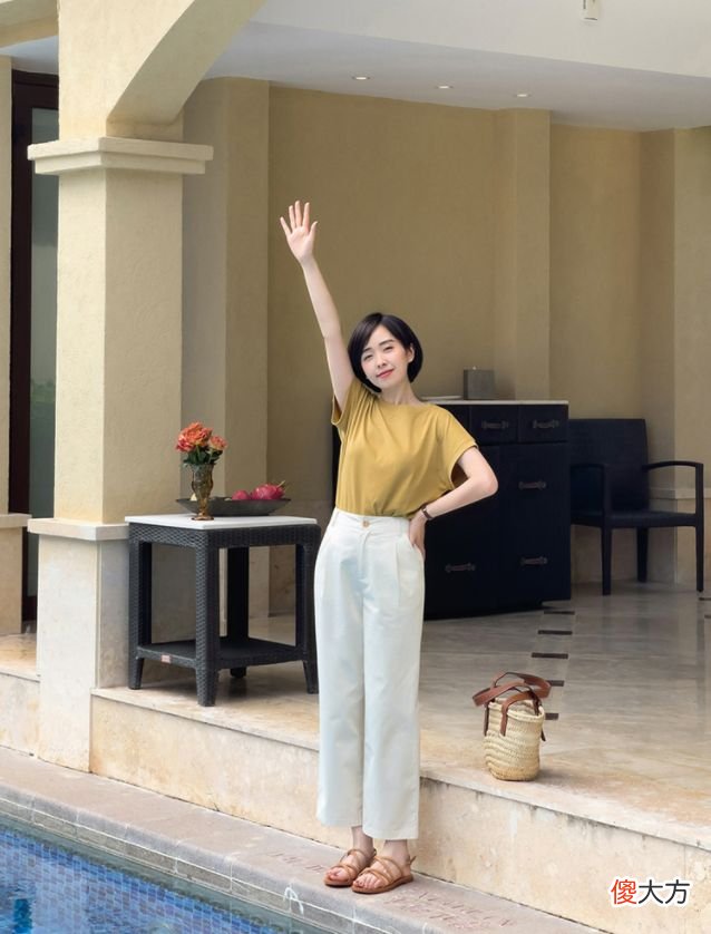 【就爱时尚】建议肤色偏黄的中年女人，多穿这5种“显白色”，减龄又提气质