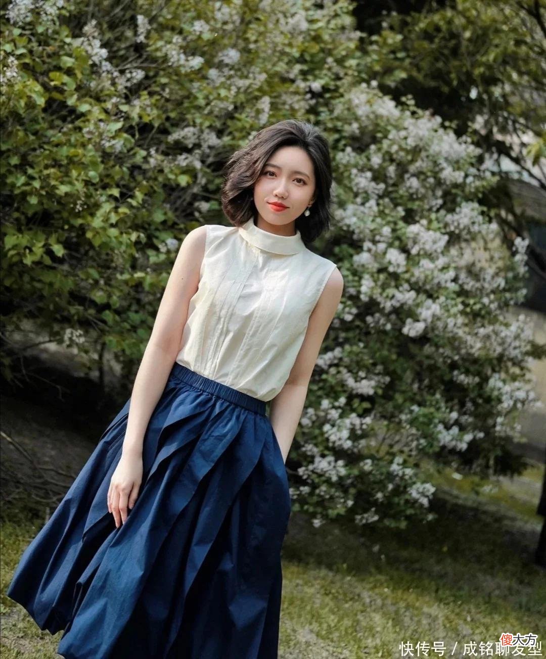 【时尚一点】今年简约风格的穿搭很火，随意自然又有女人味，百搭时尚又有品味