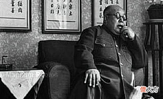 【爱历史】他搜刮7.5吨黄金逃亡，挥霍一生晚年对着祖国喃喃自语：想回家