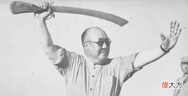 【爱历史】他搜刮7.5吨黄金逃亡，挥霍一生晚年对着祖国喃喃自语：想回家