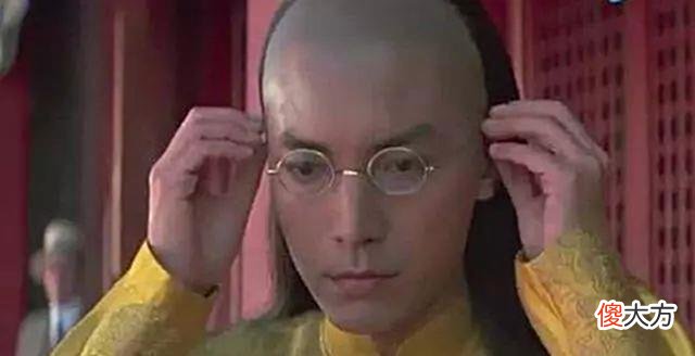 【爱历史】溥仪晚年重游故宫，不料与专家发生激烈冲突，专家大吼：我比你懂