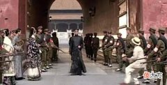 【爱历史】溥仪晚年重游故宫，不料与专家发生激烈冲突，专家大吼：我比你懂