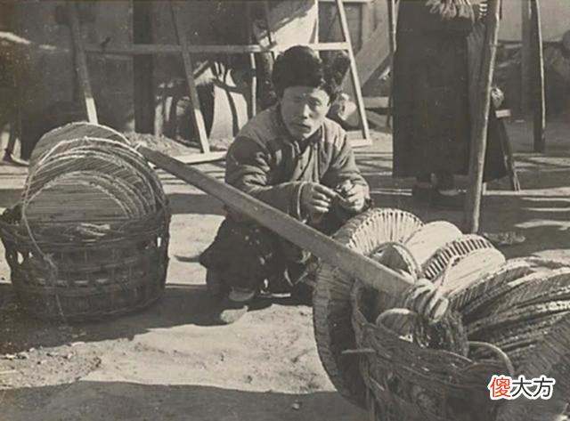 【历史故事】老照片！100年前中国人摆的各种地摊