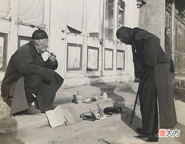 【历史故事】老照片！100年前中国人摆的各种地摊