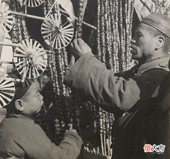 【历史故事】老照片！100年前中国人摆的各种地摊