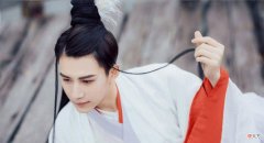 【历史故事】李煜的一首怪词，前两句越读越觉得没水平，不读到最后5字难懂！