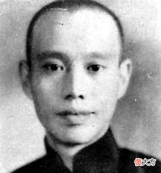 【爱历史】杜月笙落魄借钱，他甩支票：150万以下随便用；150万以上说声便是