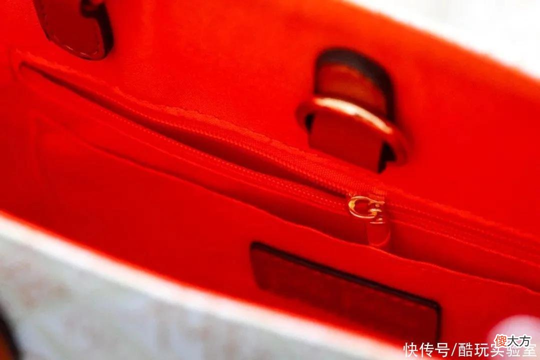 【时尚一点】品牌大摆烂！官网6040块的包包，现在499到手
