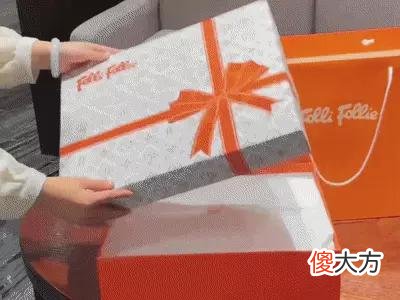 【时尚一点】品牌大摆烂！官网6040块的包包，现在499到手