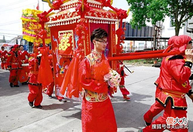 【爱历史】古代女子结婚为何钟情于八抬大轿？结婚坐花轿有什么讲究吗？