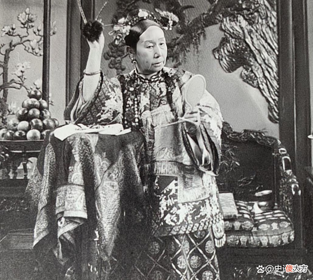 【历史故事】晚清秘史：慈禧太后位高权重不可一世，却唯独害怕这画像上之人！
