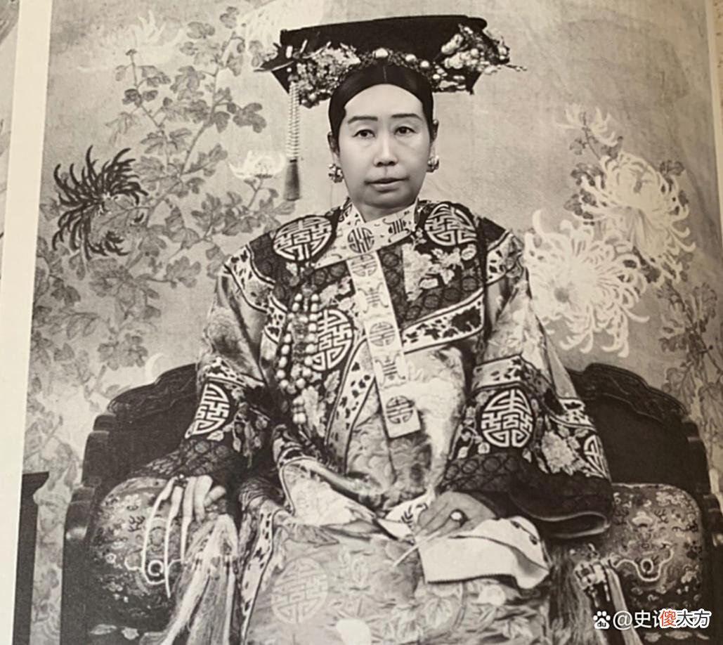 【历史故事】晚清秘史：慈禧太后位高权重不可一世，却唯独害怕这画像上之人！