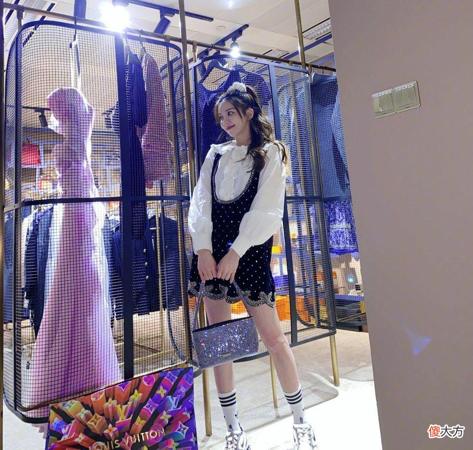 【时尚一点】时髦洋气的穿搭分享：优雅减龄又显气质，让你轻松提升衣品和审美
