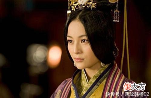 【历史故事】大臣被赶出朝廷，他带着几十人创业，两年后登基称帝，成千古明君
