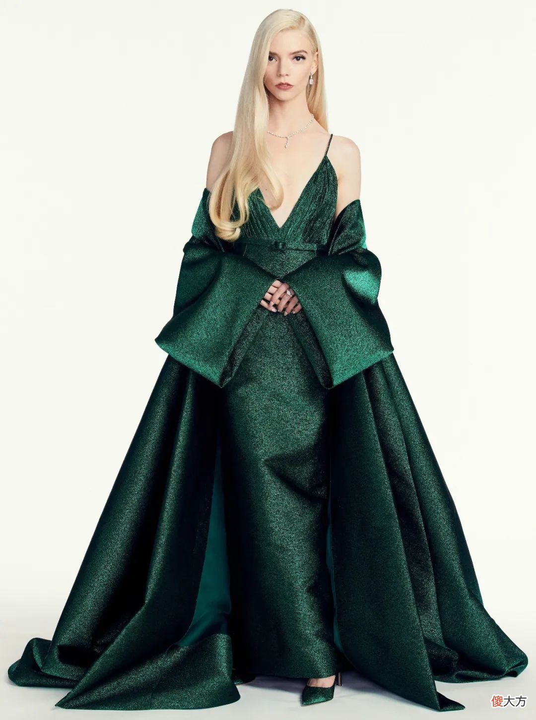 【就爱时尚】来康康Anya Taylor-Joy的真人芭比换装小游戏～