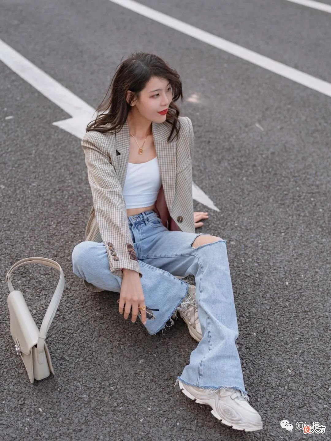 【时尚一点】真正会穿的女人，用这几条牛仔裤就能穿出高级感，利落干练不挑人