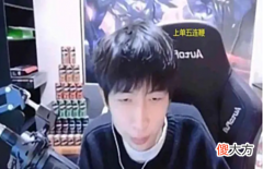 【游戏迷】小超梦是国服第一辅助？拉克丝残血反杀亚索，网友：脚本都没用？