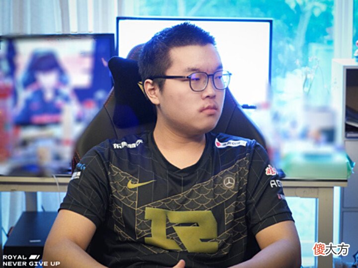 【游戏世界】Faker声称复仇RNG感觉很好,四强打谁无所谓,张嘉文却为RNG高兴