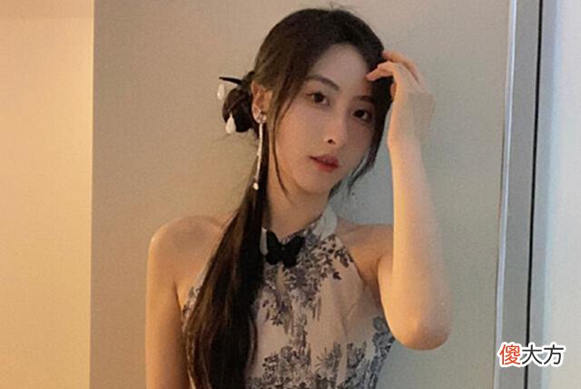 【游戏迷】两大赛区针锋相对是策划的?女解说晒活动流程:踩faker捧小虎