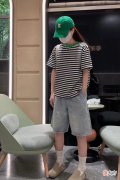 【时尚一点】黑白条纹t恤+小白鞋条纹连体裙+同色外搭